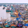 Tàu thuyền đánh bắt xa bờ tại cửa biển thị trấn Sông Đốc, huyện Trần Văn Thời, Cà Mau. (Ảnh: Huỳnh Anh/TTXVN)