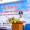 Thiếu tướng Ngô Bình Minh, Tư lệnh Vùng Cảnh sát biển 3 phát biểu giao nhiệm vụ cho Đoàn. (Ảnh: TTXVN phát)