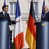 Tổng thống Pháp Emmanuel Macron (trái) và Tổng thống Đức Frank-Walter Steinmeier phát biểu trong cuộc họp báo chung sau cuộc hội đàm tại Dinh Tổng thống Bellevue ở Berlin, Đức ngày 26/5/2024. (Nguồn: AFP)