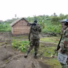 Phiến quân M23 gác tại khu vực Mutaho, CHDC Congo. (Ảnh: AFP/TTXVN)