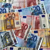 Đồng tiền giấy euro các mệnh giá. (Ảnh: AFP/TTXVN)