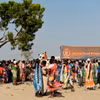 Người tị nạn nhận hàng cứu trợ tại Bentiu, Nam Sudan ngày 7/2/2023. (Ảnh: AFP/TTXVN)