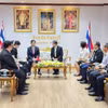Đại sứ Phạm Việt Hùng tại buổi làm việc với Tỉnh trưởng tỉnh Chanthaburi – địa phương kết nghĩa với tỉnh Kiên Giang của Việt Nam. (Ảnh: TTXVN phát)