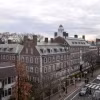 Khuôn viên trường Đại học Harvard trên phố John F. Kennedy, Mỹ. (Ảnh: Reuters)