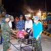 Kíp quân y Bệnh xá đảo Trường Sa tiếp nhận bệnh nhân Ngô Lực, sau đó chẩn đoán ông Lực bị đột quỵ ở giờ thứ 40. (Ảnh: TTXVN phát)