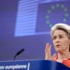 Chủ tịch Ủy ban châu Âu Ursula von der Leyen phát biểu tại cuộc họp báo ở Brussels, Bỉ, ngày 15/5/2023. (Ảnh: AFP/TTXVN)