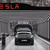 Tesla phải triệu hồi gần 64.000 chiếc xe tại Hàn Quốc. (Ảnh: AFP/TTXVN)