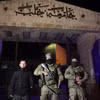 Các tay súng phiến quân Syria chiếm giữ thành phố Alleppo, ngày 30/11/2024. (Ảnh: Reuters/TTXVN)