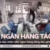 [Video] Cận cảnh đối tượng táo tợn cầm dao cướp ngân hàng ở Nghệ An