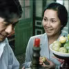 Hai diễn viên, Nghệ sỹ nhân dân Bùi Bài Bình và Lan Hương trong ''Mùa ổi.'' (Ảnh chụp màn hình)