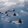 Tiêm kích F-35A của Hàn Quốc và F-22 của Mỹ tham gia cuộc tập trận chung ở Chungcheong (Hàn Quốc) ngày 16/5/2024. (Ảnh: Yonhap/TTXVN)
