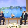 Thủ tướng Phạm Minh Chính tiếp ông Bill Winters, Giám đốc điều hành Ngân hàng Standard Chartered. (Ảnh: Dương Giang/TTXVN)