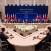Quang cảnh Hội nghị Thượng đỉnh ba bên. (Nguồn: Reuters)