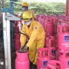 Chiết nạp gas. (Nguồn: TTXVN)