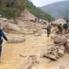 Nhân viên cứu hộ làm việc tại hiện trường vụ lở đất ở tỉnh Cundinamarca, Colombia . (Nguồn: AFP)