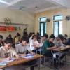 Học sinh THPT ở Hà Tĩnh ôn tập trước kỳ thi tốt nghiệp. (Ảnh: Hoàng Ngà/TTXVN)