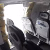 Máy bay Boeing 737 MAX 9 với một phần thân bị bung ra, tại Portland, bang Oregon, Mỹ ngày 8/1/2024. (Ảnh: AFP/TTXVN)