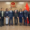 Đại sứ Đặng Hoàng Giang (thứ 5, phải sang), Trưởng Phái đoàn Thường trực Việt Nam tại Liên hợp quốc và đồng chí Nguyễn Ngọc Lương, Bí thư thường trực Trung ương Đoàn Thanh niên Cộng sản Hồ Chí Minh (thứ 5, trái sang) tại cuộc làm việc ở New York. (Ảnh: Thanh Tuấn/TTXVN)