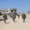 Binh sỹ Israel tham gia chiến dịch quân sự tại thành phố Khan Yunis, miền Nam Dải Gaza, ngày 28/2/2024. (Ảnh: THX/TTXVN)