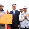 Chủ tịch nước thăm, động viên công nhân thi công đường Vành đai 4-Vùng Thủ đô