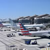 Máy bay tại Sân bay Quốc tế Los Angeles, bang California, Mỹ. (Ảnh: AFP/TTXVN)
