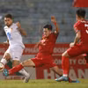 Thép Xanh Nam Định (áo trắng) sẽ chính thức lên ngôi vô địch V-League 2023-2024 nếu giành chiến thắng trước Khánh Hòa ở vòng 25. (Ảnh: TXNĐ)