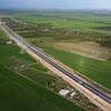 Dự án Cao tốc Mỹ Thuận-Cần Thơ, có tổng chiều dài gần 23km. Tổng mức đầu tư công trình hơn 4.800 tỷ đồng. (Ảnh: Huy Hùng/TTXVN)