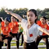 Yoga là môn thể thao thu hút mọi lứa tuổi tham gia luyện tập. (Ảnh: Nguyễn Thành/TTXVN)