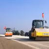 Nhà thầu thi công Dự án Cao tốc Bắc-Nam đang gấp đẩy tiến độ nhằm đạt sản lượng giải ngân. (Ảnh: Việt Hùng/Vietnam+)