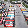 Các phương tiện xe khách tại một bến xe Hà Nội. (Ảnh: PV/Vietnam+)