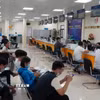Người dân thực hiện các thủ tục hành chính thuận lợi tại Đồng Tháp. (Ảnh: TTXVN)