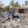 Những ngôi nhà bị phá hủy sau cuộc không kích của Israel xuống thị trấn Beit Hanoun, Dải Gaza. (Ảnh: THX/TTXVN)