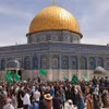 Các tín đồ Hồi giáo Palestine tại đền Al-Aqsa (mà Israel gọi là Núi Đền) ở Jerusalem, ngày 22/4/2022. (Ảnh: AFP/TTXVN)