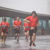 Sáng 25/6, giải chạy Press Marathon 2023 đã chính thức diễn ra tại Công viên Yên Sở (Hà Nội). (Ảnh: PV/Vietnam+)