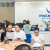 Thí sinh nộp hồ sơ xét tuyển vào Trường Đại học Phenikaa. (Ảnh: PV/Vietnam+)