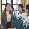 Thứ trưởng Bộ Giáo dục và Đào tạo Nguyễn Kim Chi động viên học sinh ôn thi tốt nghiệp tại tỉnh Lào Cai. (Ảnh: Bộ GD-ĐT)