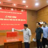 Ủy viên Trung ương Đảng, Bí thư Đảng ủy Khối các cơ quan Trung ương Nguyễn Văn Thể cùng toàn thể lãnh đạo, công chức, viên chức Đảng ủy Khối dự và tham gia ủng hộ. (Ảnh: TTXVN phát)