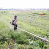 Thực hiện thu hồi đất để triển khai xây dựng điểm dân cư mới. (Ảnh: Mạnh Tú/TTXVN)