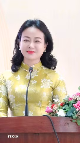 Tiến sỹ Nguyễn Thị Tuyết Loan, Thành ủy viên, Hiệu trưởng Trường Chính trị thành phố Cần Thơ, phát biểu. (Ảnh: Ngọc Thiện/TTXVN)