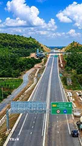 Cao tốc Khánh Hòa-Buôn Ma Thuột theo kế hoạch sẽ đưa vào khai thác năm 2027. (Ảnh: TTXVN phát)