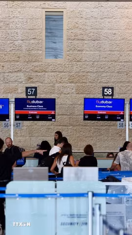 Khu vực check-in của hãng hàng không Flydubai tại sân bay quốc tế Ben Gurion gần Tel Aviv, Israel. (Ảnh: THX/TTXVN phát)
