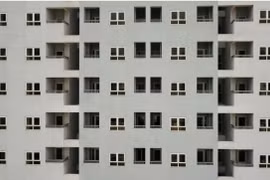 Nhà tái định cư đang bị "bỏ hoang" ở Hà Nội. (Ảnh: Thành Đạt/TTXVN)