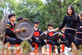 Bảo tồn, phát huy văn hóa truyền thống dân tộc thiểu số trong trường học
