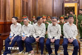 Các bị cáo tại phiên tòa. (Ảnh: Hồng Giang/TTXVN)