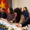 Phó Chủ tịch nước Võ Thị Ánh Xuân và các đại biểu đoàn Việt Nam tại cuộc gặp. (Ảnh: Tâm Hằng/TTXVN)