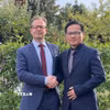 Ông Võ Thái Hiệu - Bí thư thứ nhất, Đại diện của Phái đoàn thường trực Việt Nam bên cạnh Liên hợp quốc và ông Sacha Wunsch-Vincent. (Ảnh: Phạm Ngọc Ánh/TTXVN)