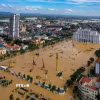 Khu vực trung tâm của tỉnh Thái Nguyên ngập sâu trong nước lũ. (Ảnh: Phạm Tuấn Anh/TTXVN)