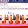 Các đại biểu thực hiện nghi thức khởi công dự án. (Ảnh: Phạm Kiên/TTXVN)