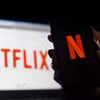 Biểu tượng Netflix trên màn hình điện thoại tại Arlington, Virginia, Mỹ. (Ảnh: AFP/TTXVN)