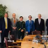 Đại sứ Việt Nam Nguyễn Việt Cường và Chủ tịch Ủy ban Đối ngoại Thượng viện Chile Iván Moreira Barros tại buổi làm việc. (Ảnh: TTXVN phát)